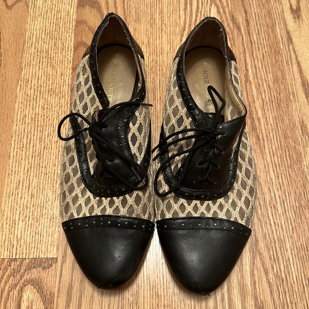Sole Society Liesy Black/White Lace Oxford Flat